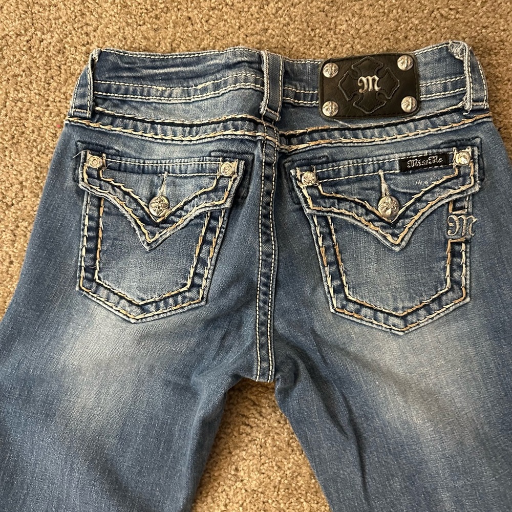 Miss Me. Jeans. 26 Boot. J55754B